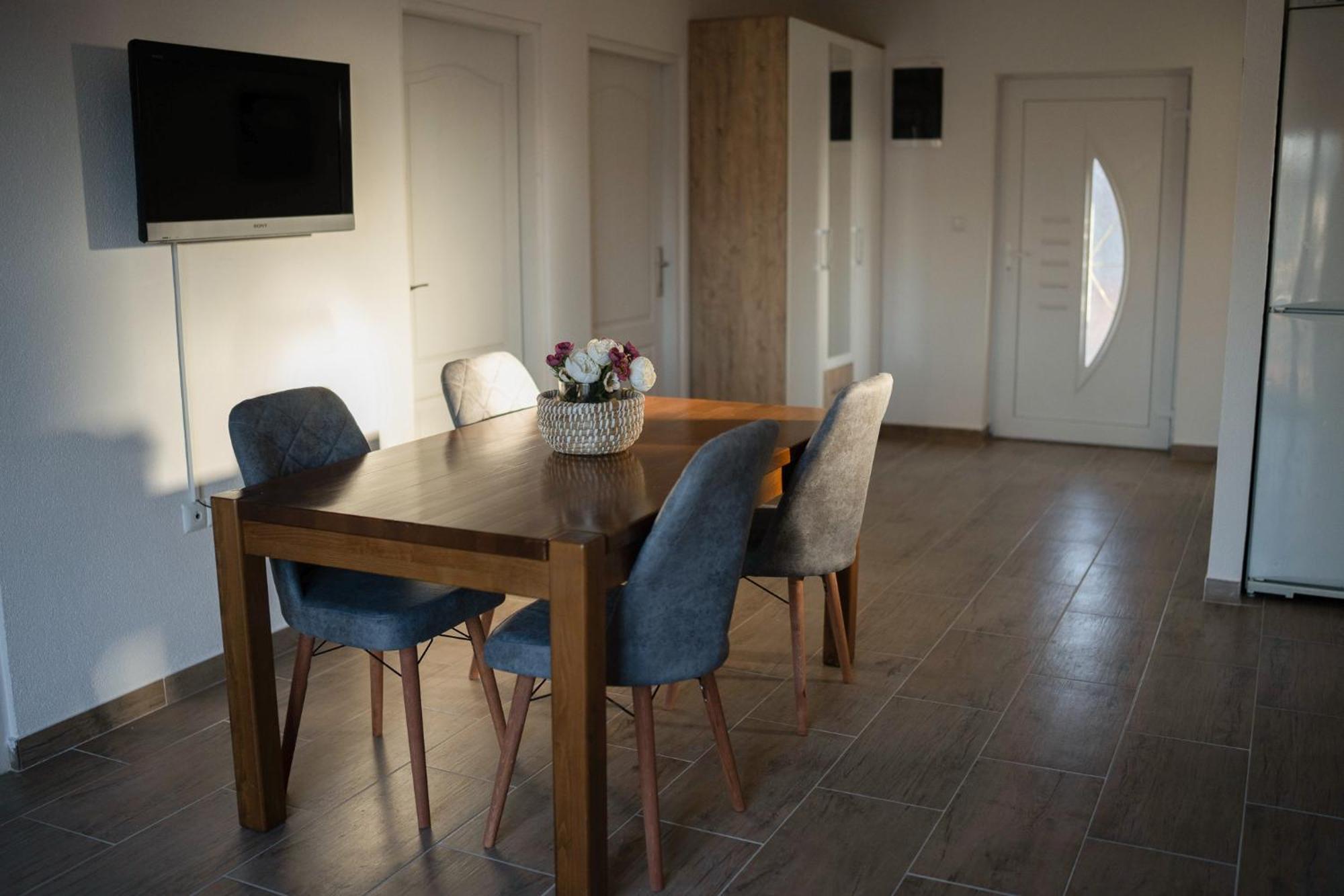 Apartmani Elegance Tuzla Exterior photo